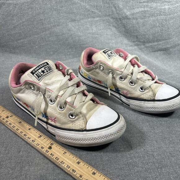 Converse Chuck Taylor AllStar Youth Girls Embroidered Slip-on Shoes Size 1 - Picture 1 of 9